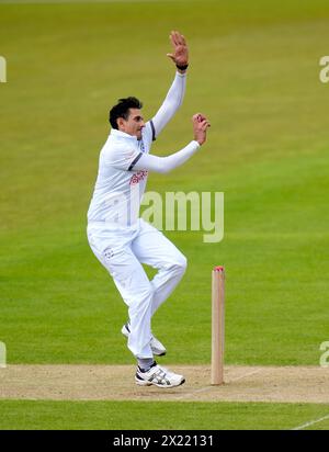 Hampshire's Mohammad Abbas Bowls während des ersten Tages des Vitality County Championship Matches im Utilita Bowl, Southampton. Bilddatum: Freitag, 19. April 2024. Stockfoto