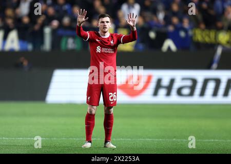 Bergamo, Italien. April 2024. Andrew Robertson vom Liverpool FC Gesten beim Viertelfinale der UEFA Europa League im zweiten Legspiel zwischen Atalanta BC und Liverpool FC im Gewiss Stadium am 18. April 2024 in Bergamo, Italien. Quelle: Marco Canoniero/Alamy Live News Stockfoto