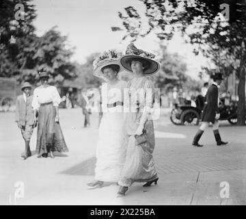 Mrs. Hitt &amp; Mrs. Longworth, 1912. Stockfoto