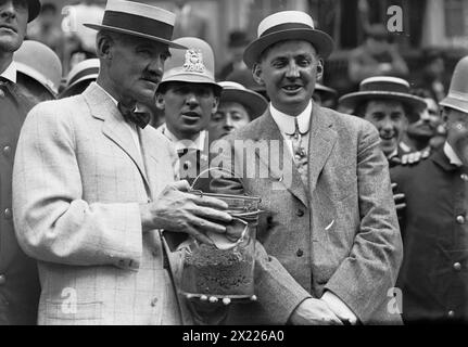 Erste Erde von der Lexington Ave. U-Bahn, D. McManus &amp; T. Stack, Chefingenieur, zwischen 1910 und 1915. Stockfoto