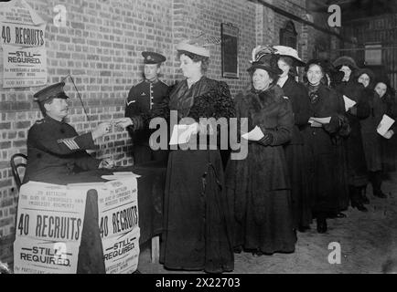 Frauen in England, zwischen 1910 und 1915. Stockfoto