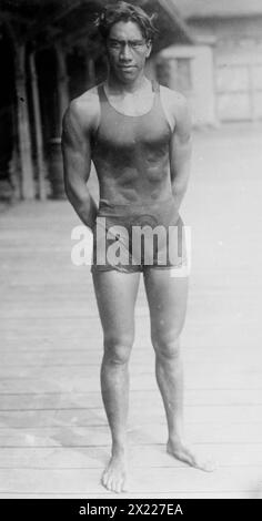 Herzog P. Kahanamoku, zwischen 1910 und 1915. Stockfoto