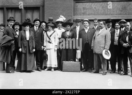 Delegierte der Bull Moose Convention, Syracuse, 1912. Zeigt Delegierte der New York State Bull Moose Convention 1912 in der Arena in der South Salina Street in Syracuse, New York. Stockfoto