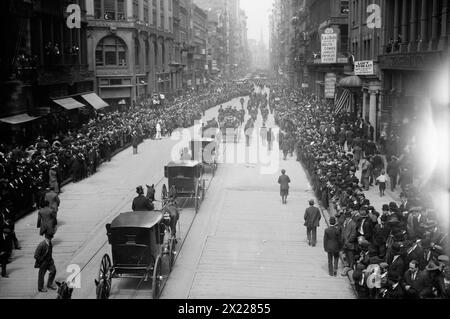 Grant Beerdigung, 1912. Am 26. April 1912 fand eine Trauerprozession für Generalmajor Frederick Dent Grant (1850–1912) statt, Sohn von Präsident Ulysses S. Grant, ehemaliger New York City Police Commissioner und Kommandeur der Eastern Division der US Army. Stockfoto