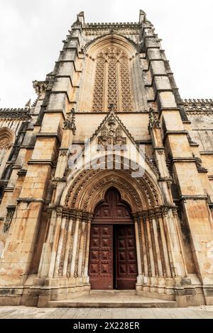 Das Äußere des Dominikanerklosters oder Klosters Batalha in der Stadt Batalha, Provinz Beira Litoral, Portugal. 1385 agter Sieg Ove errichtet Stockfoto