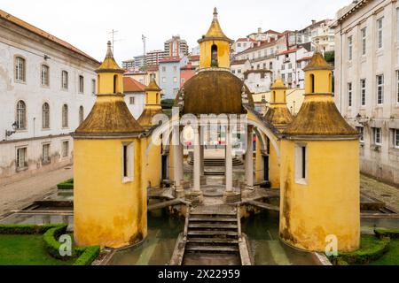 Der Jardim da Manga oder Kloster von Manga, ist ein wunderschönes Renaissancewerk mit Brunnen, das sich in der Nähe des Santa Cruz Klosters in Co. Befindet Stockfoto