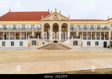 Die Universität Coimbra in Coimbra, Portugal. Das 1290 in Lissabon gegründete Unternehmen durchlief eine Reihe von Verlagerungen, bis es dauerhaft nach umzog Stockfoto