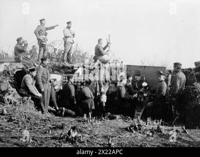 Bulgar Battery, Tchataldja Nr. 13, zwischen 1910 und 1915. Zeigt Bulgarisch mit Waffen in Katalonien, Türkei während der Balkankriege. Stockfoto