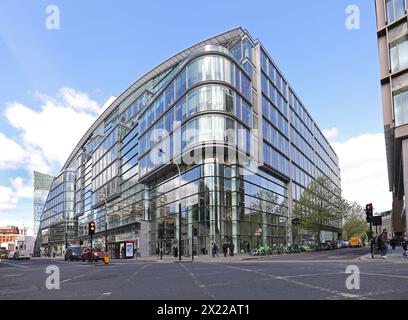 Das Cardinal Place Shopping Centre in der Victoria Street, Westminster, London, Großbritannien. Eröffnung 2005. EPR-Architekten. Ecke Palace Street. Stockfoto
