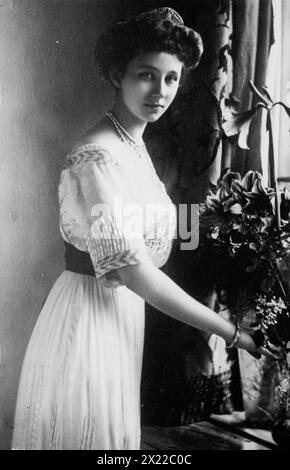 Prinzessin Victoria Louise, zwischen 1910 und 1915. Zeigt Prinzessin Victoria Louise von Preußen (1892–1980), Tochter Kaiser Wilhelm II. Stockfoto