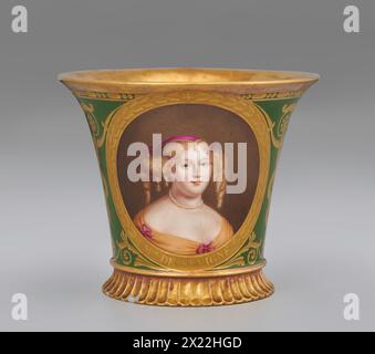 Tasse (Tasse Jasmin &#xc0; Rattenkannel&#xe9;, 1 St Größe) mit Porträt von Marie de Rabutin-Chantal, Madame de S&#xe9;vign&#xe9; (1626-1696), 1812. Stockfoto