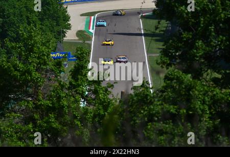 Imola, Frankreich. April 2024. © PHOTOPQR/OUEST FRANCE/Franck Dubray ; Imola ; 18/04/2024 ; Sport Automobile WEC championnat du Monde d' Endurance sur le Circuit d' Imola en Italie. (Foto: Franck Dubray) - WEC-Weltmeisterschaft auf der Strecke von Imola in Italien am 18. April 2024 Credit: MAXPPP/Alamy Live News Stockfoto