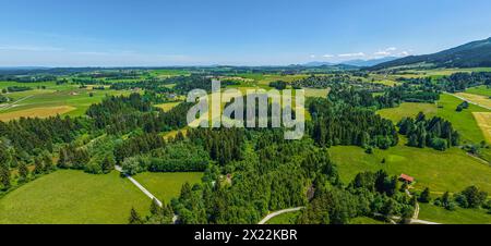 Sonniger Frühsommer am Allgäuer Alpenrand rund um den Grüntensee Ausblick auf das Allgäu am Grüntensee-Damm bei Oy-Mittelberg i Oy-Mittelberg Grüntens Stockfoto