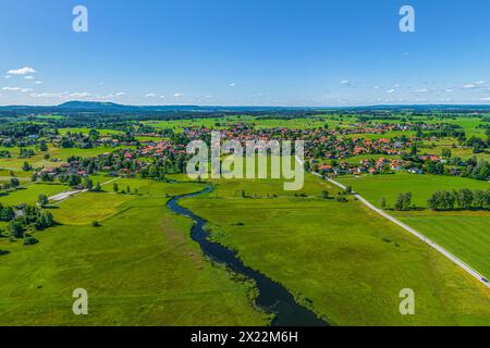 Ausblick auf den Staffelsee in Oberbayern südlich der Gemeinde Uffing die Region Uffing am Staffelsee an einem herrlichen Sommertag von Uffing am Staffelsee Stockfoto