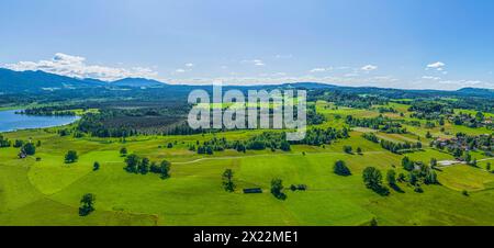 Ausblick auf den Staffelsee in Oberbayern südlich der Gemeinde Uffing die Region Uffing am Staffelsee an einem herrlichen Sommertag von Uffing am Staffelsee Stockfoto