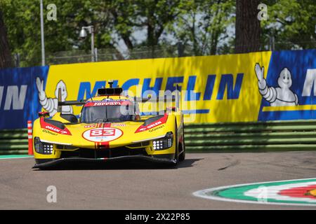 Imola, Italien, 19. April 2024, #83 AF Corse (Ita) Ferrari 499P (HY) Robert Kubica (Pol) / Yifei YE (CHN) / Robert Shwartzman (ISR) während der 6 Stunden von Imola, dem zweiten Rennen der FIA Langstrecken-Weltmeisterschaft 2024 (FIA WEC) auf der Autodromo Internazionale Enzo e Dino Ferrari vom 18. bis 21. April 2024 in Imola, Italien - Foto Bruno Vandevelop/MPS Agency Credit MPS Agency/Alamy Live News Stockfoto