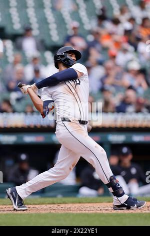 DETROIT, MI – 18. APRIL 2024: Der Outfield-Spieler Riley Greene (31) der Detroit Tigers schlägt während eines MLB-Spiels gegen die Texas Rangers im Comerica Park in Detroit, Michigan. (Foto: Joe Robbins/Image of Sport) Stockfoto