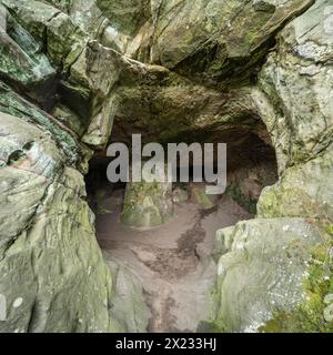 Höhle an der Altenburg in Langenstein, Harzvorland, Halberstadt, Sachsen-Anhalt, Deutschland Stockfoto