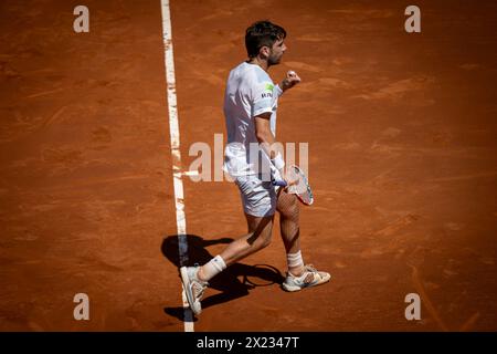 Barcelona, Spanien. April 2024. Cameron Norrie (UK) feiert am 19. April 2024 im Real Club de Tenis de Barcelona in Barcelona, Spanien, während eines Viertelfinales ATP 500 Barcelona Open Banc Sabadell 2024. Foto: Felipe Mondino/SIPA USA Credit: SIPA USA/Alamy Live News Stockfoto