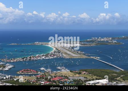 Der Princess Juliana International Airport ist der Hauptflughafen auf der Karibikinsel Saint Martin. Der Flughafen befindet sich auf der niederländischen Seite des IS Stockfoto