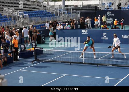 Miami Dolphins Defensive Tackle Zach Sieler spielt beim Pro-am Pickleball-Turnier bei den Miami Open am 27. März 2024 in Miami Gardens, FL. (Foto: Paul Fong/Image of Sport) Stockfoto