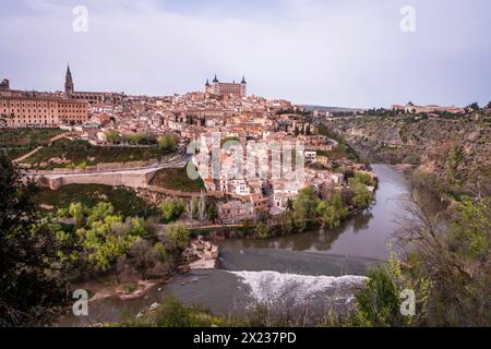 Ikonischer Blick auf die Altstadt von Toledo in Spanien von Mirador del Valle Stockfoto