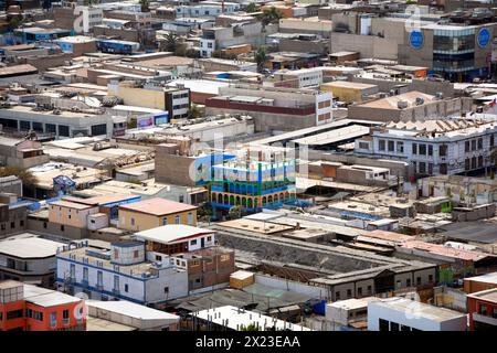 Chile; Nord-Chile; Region Arica y Parinacota; an der Grenze zu Peru; Blick auf die Stadt Arica; aus dem Felsen El Morro de Arica Stockfoto