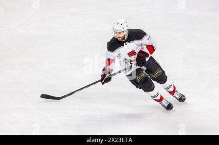 Zürich, Schweiz, 16. April 2024: #96 Andrea Glauser, Verteidigerin Lausanne HC. (Quelle: DieBildmanufaktur/Andreas Haas) Stockfoto