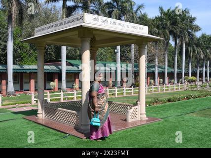 Delhi, USA. März 2024. Das Gandhi Smriti Museum ist das Museum im ehemaligen Birla House. Dort wurde Mahatma Gandhi am 30. Januar 1948 ermordet. Konkrete Schritte zeigen den Weg seines letzten Spaziergangs vom Haus zum Garten, in dem er erschossen wurde. Ein Pavillon im Garten ist über der Stelle, wo er getötet wurde. Das Museum in Delhi, Indien, ist am 10. März 2024 zu sehen. (Kreditbild: © Mark Hertzberg/ZUMA Press Wire) NUR REDAKTIONELLE VERWENDUNG! Nicht für kommerzielle ZWECKE! Stockfoto