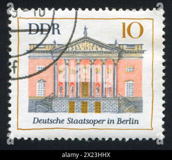 DEUTSCHLAND - UM 1969: Briefmarke gedruckt von Deutschland, zeigt Deutsche Staatsoper Berlin, um 1969 Stockfoto