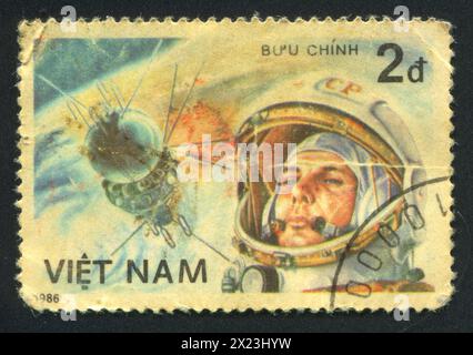 VIETNAM - CIRCA 1986: Briefmarke gedruckt von Vietnam, zeigt Yuri Gagarin, um 1986 Stockfoto