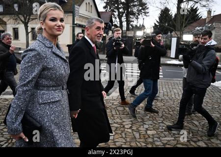 Pruhonice, Tschechische Republik. Januar 2023. DATEIFOTO ANO Movement Chairman Andrej Babis und seine Frau Monika Babisova am 27. Januar 2023 in Pruhonice, Tschechische Republik. Andrej Babis, ein ehemaliger tschechischer Premierminister, dessen ANO-Bewegung seit Ende 2021 in der Opposition ist, hat auf seinem Instagram-Account bekannt gegeben, dass er und seine Frau Monika sich nach etwa 30 Jahren Beziehung und sieben Jahren Ehe getrennt haben. Sie haben zwei Kinder zusammen, Tochter Vivien und Sohn Frederik. Quelle: Ondrej Deml/CTK Photo/Alamy Live News Stockfoto