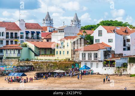 Blick über die Altstadt zur Kathedrale von Santa Maria la Antigua, Panama-Stadt, Panama, Amerika Stockfoto