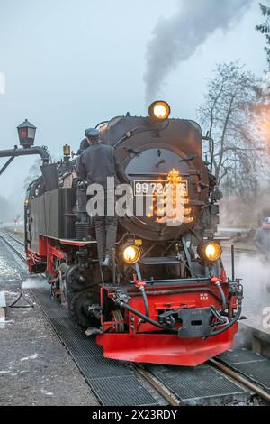 Die Weihnachts-Brockenbahn am Bahnhof drei Annen Hohne, Wernigerode, Harz, Sachsen-Anhalt, Deutschland Stockfoto