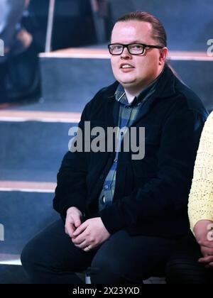 Köln, Deutschland. April 2024. Angelo Kelly sitzt im Publikum der RTL-Tanzshow „Let's Dance“ im Coloneum. Quelle: Rolf Vennenbernd/dpa/Alamy Live News Stockfoto