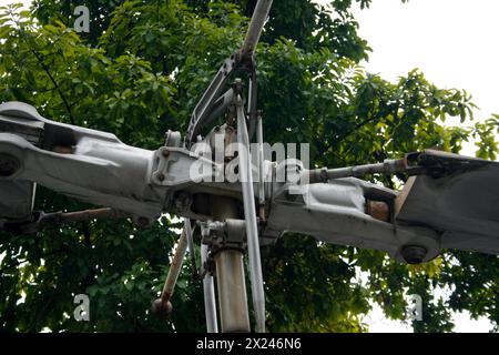 Rotor von einem Bell UH-1 Irokesen (auch „Huey“ genannt). Dieser Hubschrauber wurde während des Vietnamkriegs eingesetzt. Es wurde von der US-Armee verwendet Stockfoto