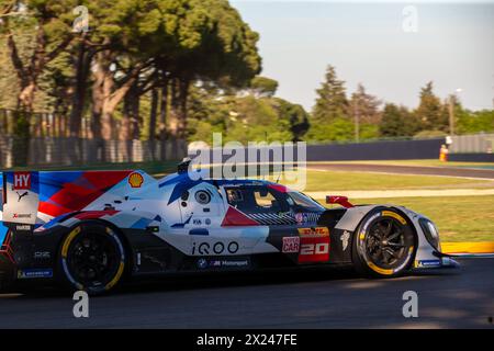 Imola, Italien. April 2024. BMW M TEAM WRT (BEL), BMW M Hybrid V8 – Sheldon Van der Linde (ZAF), Robin Frijns (NLD), Rene Rast (DEU) während der 6 Stunden von Imola, 2. Runde der FIA-Weltmeisterschaft 2024, am 19. April auf dem International Circuit Enzo und Dino Ferrari, Imola, Italien, 2024 während WEC - 6 Stunden von Imola, Langstreckenrennen in Imola, Italien, 19. April 2024 Credit: Independent Photo Agency/Alamy Live News Stockfoto