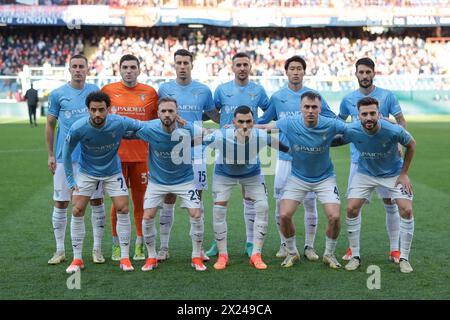 Genua, Italien. April 2024. Die SS Lazio startete elf für ein Mannschaftsfoto vor dem Auftakt in der hinteren Reihe ( L bis R ); Adam Marusic, Christos Mandas, Nicolo Casale, Matias Vecino, Daichi Kamada und Luis Alberto in der ersten Reihe ( L bis R ); Felipe Anderson, Manuel Lazzari, Taty Castellanos, Gil Patric und Mario Gila, im Spiel der Serie A bei Luigi Ferraris, Genua. Der Bildnachweis sollte lauten: Jonathan Moscrop/Sportimage Credit: Sportimage Ltd/Alamy Live News Stockfoto