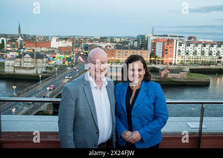 Limerick City, Irland. April 2024. Limerick Sinn Féin startet am Freitagabend die EU-Kampagne von Senator Paul Gavan in Limerick City. Mit einer Gastrednerin und Sinn Fein Parteivorsitzenden Mary Lou McDonald. Unten abgebildet: Paul Gaven (links) und Parteivorsitzende Mary Lou McDonald. Kredit: Karlis Dzjamko Kredit: Karlis Dzjamko/Alamy Live News Stockfoto