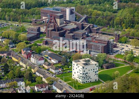 Luftbild, UNESCO-Welterbe Zollverein, Zeche Zollverein, Folkwang Universität der Künste - weißes SANAA-Gebäude, Stoppenberg, Essen, Ruhrgebiet, Nordrhein-Westfalen, Deutschland ACHTUNGxMINDESTHONORARx60xEURO *** Luftansicht, UNESCO-Weltkulturerbe Zollverein, Zeche Zollverein, Folkwang Universität der Künste weißes SANAA Gebäude, Stoppenberg, Essen, Ruhrgebiet, Nordrhein-Westfalen, Deutschland ACHTUNGxMINDESTHONORARx60xEURO Stockfoto