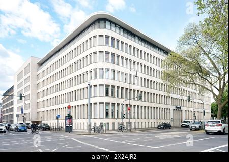 köln, deutschland 18. april 2024: Bürogebäude der allianz-Versicherung am Kaiser-Wilhelm-Ring in köln, erbaut 1931-1933 Stockfoto