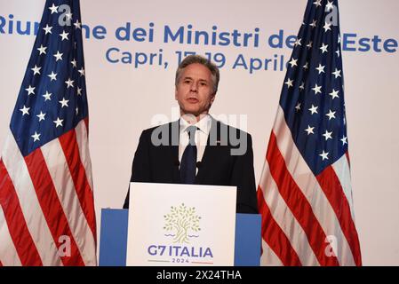 Capri, Kampanien, Italien. April 2024. Antony John Blinken, Außenminister der Vereinigten Staaten, spricht auf der Pressekonferenz bei der Abschlussarbeit am dritten Tag der G7-Außenminister über die Politik, die die Vereinigten Staaten von Amerika und seine Partner zur Deeskalation des Konflikts im Nahen Osten verfolgen werden. (Kreditbild: © Pasquale Gargano/Pacific Press via ZUMA Press Wire) NUR REDAKTIONELLE VERWENDUNG! Nicht für kommerzielle ZWECKE! Quelle: ZUMA Press, Inc./Alamy Live News Stockfoto