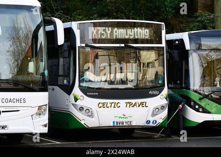 Shrewsbury, Großbritannien - 19. März 2024; Celtic Travel Bus Service X75Y nach Amwythig Walisische Übersetzung von Shrewsbury Stockfoto