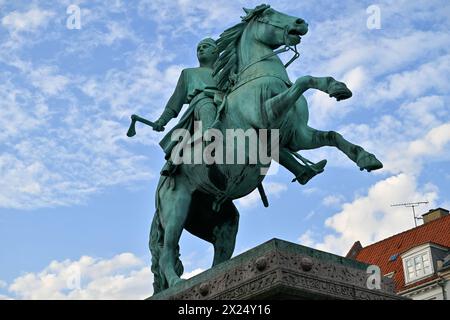 Kopenhagen, Dänemark - 15. Juli 2023: Bischof Absalon Monument in kopenhagen. Absalon (1128–1201), ein dänischer Erzbischof, war der engste Berater König V. Stockfoto