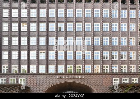 Hamburg, Deutschland - 14. Juli 2023: Chilehaus Backsteinbau in Hamburg. Stockfoto