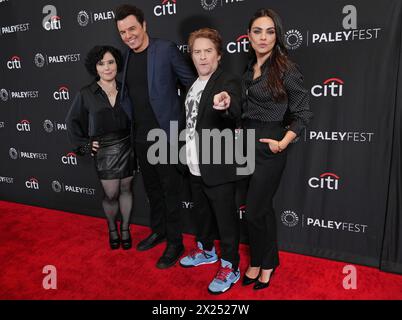 Los Angeles, USA. April 2024. (L-R) Alex Borstein, Seth MacFarlane, Seth Green und Milan Kunis beim PaleyFest LA 2024 - 25. Jahrestag der FAMILIE im Dolby Theatre in Hollywood, KALIFORNIEN am Freitag, den 19. April 2024. (Foto: Sthanlee B. Mirador/SIPA USA) Credit: SIPA USA/Alamy Live News Stockfoto