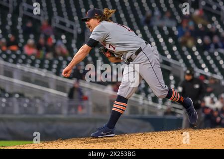 Minneapolis, Minnesota, USA. April 2024. Detroit Tigers Pitcher ANDREW CHAFIN (17) während eines MLB-Baseballspiels zwischen den Minnesota Twins und den Detroit Tigers am 19. April 2024 im Target Field in Minneapolis. Detroit gewann mit 5:4. (Kreditbild: © Steven Garcia/ZUMA Press Wire) NUR REDAKTIONELLE VERWENDUNG! Nicht für kommerzielle ZWECKE! Stockfoto