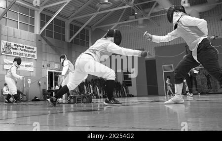 USA - 19.04.2024: Out of Nowhere Fencing, bietet Unterricht im Fechten für alle Niveaus unter dem wachsamen Auge von Trainer David C. Stockfoto