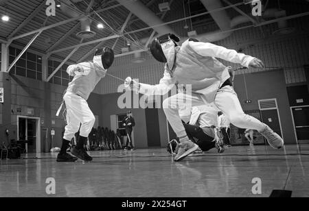 USA - 19.04.2024: Out of Nowhere Fencing, bietet Unterricht im Fechten für alle Niveaus unter dem wachsamen Auge von Trainer David C. Stockfoto