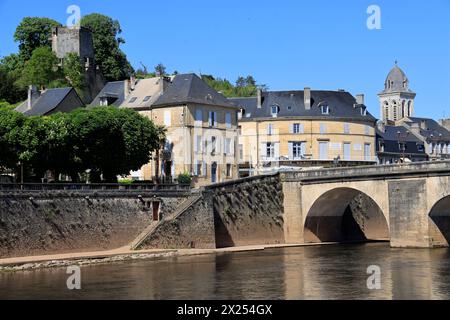 Das Dorf Montignac Lascaux am Ufer des Flusses Vézère in Périgord Noir und am Fuße des Hügels Lascaux, wo der berühmteste Prähistor ist Stockfoto